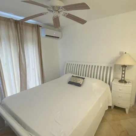 Roomy Lower 3 Bedroom West Coast Property with Pool