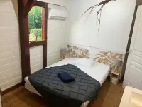 Villa Kanawa, tropical garden and private salt pool Hotels in 