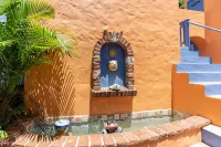 Limeberry House, easy walking to Longbay & Smugglers Cove, beaches