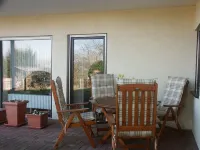 Disabled-friendly apartment with garden, terrace, e-car charging facility Hotels in Losheim