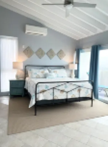 Newly renovated. 2BR 2BA - "A Little Vitamin Sea" with amazing views