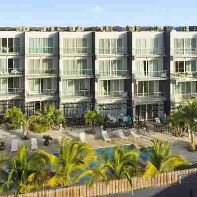 Family apartment on Palm Beach. No car needed! Hotel Exterior