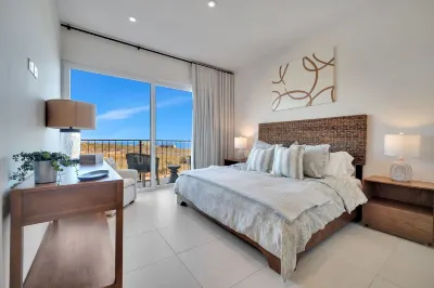 Ocean View Condo Near Downtown Cabo Hôtels à : 