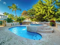 Oceanfront 8-bedroom Villa with Pool, Fully Fenced for Privacy, Incredible Views
