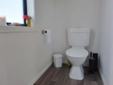 Comfortable studio with stunning mountain & ocean views – Your perfect getaway! Hotels in Raglan