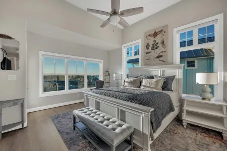 Reel Oasis, family-friendly, pet friendly, pool, boat slip, golf and on lake LBJ