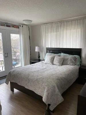 Family Friendly Home in Regina Beach Hotels in 