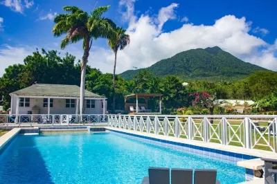 The Captain's Estate - Family Friendly 5 Bed Villa with large pool and views Hotels in 