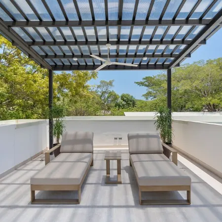 Modern house with walking distance to the beach