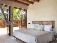 Casa Acacia - Stylish Beachfront Property