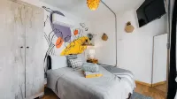 Garden Relaxing Room W/ Private Pool & Jacuzzi