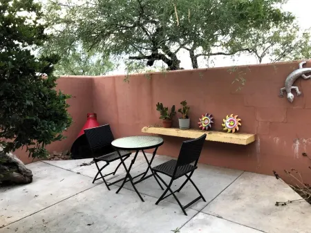 Peaceful Getaway Cottage in Picturesque Arivaca