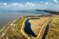Private LakeFront Fishing Sanctuary on 22 Acres - Homestay