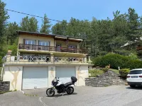 Superbe Appartement en rez de Chaussée de Villa Plein sud Hotels in Barcelonnette