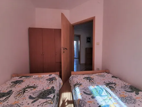 Apartment Tihana with 2 bedrooms and garden view, family-friendly