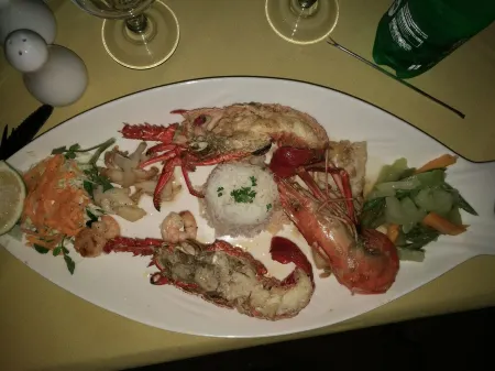 Modern villa 4 bedrooms with en-suite bathrooms pool BBQ beach amenities nearby