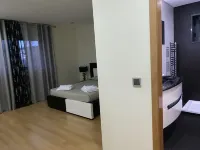 Magnifique villa contemporaine avec vue dans un écrin de verdure.