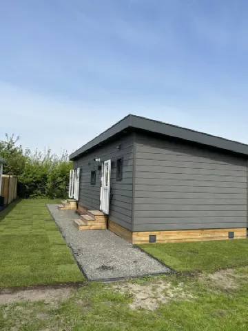 Nice and new cozy furnished chalet for 4 people, 800 meters from the beach.