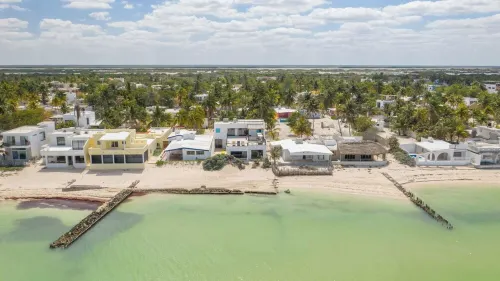 Coastal Casual Bliss: Beach + Pool + Rooftop Deck + Generator + Fast Internet