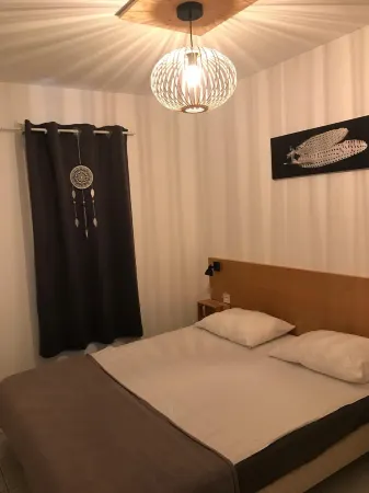 APARTMENT 34 m2 - 4 pers. - Swimming pool & Private parking Отели рядом с достопримечательностью «Camping Paradis Soleil d'Oc»