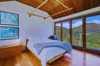 Off Grid Tranquillity with Beautiful Views and No Other House in Sight Hotels near Mapleton Observatory