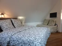 Paardenhof Guesthouse Hotels in Esquelbecq