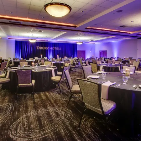 Drury Plaza Hotel San Antonio Riverwalk Отели рядом с достопримечательностью «Хемисфейр Парк»