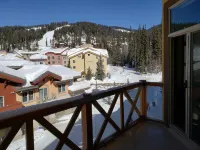 Cozy, ski-in/out, condo in the heart of Sun Peaks