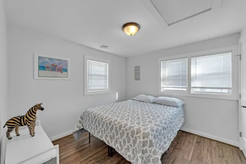 Charming 2-br Home, 4 Blocks To The Boardwalk 2 Bedroom Home - 3-Star