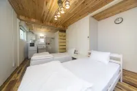 Coins Hostel Tenjin