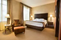 ドゥルーリー プラザ ホテル イン サンタフェ ギビング・ツリー周辺のホテル