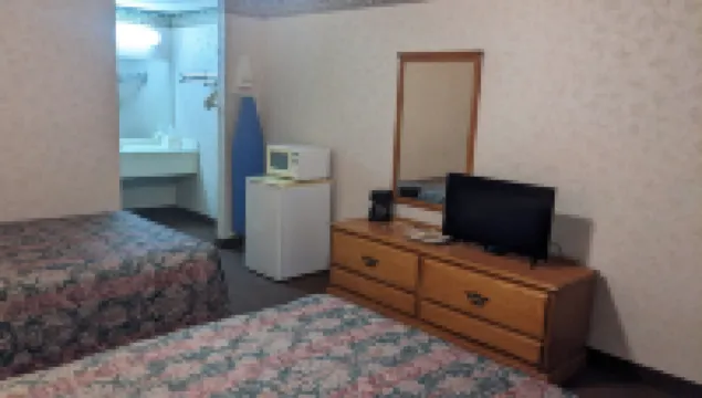 Deerfield Inn & Suites Hotels in White House