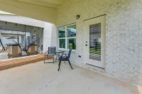 5 Mi to Auburn University: Sleek Townhome w/ Patio - 3-Star