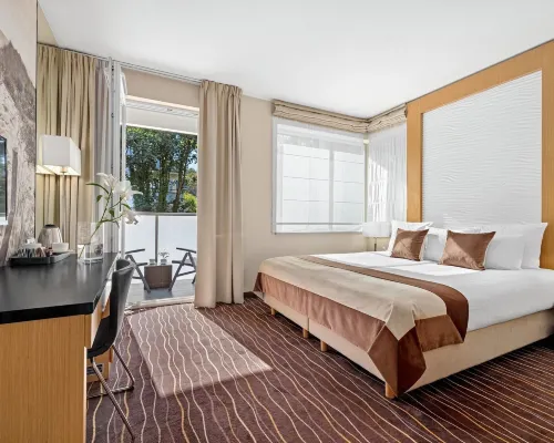 Molo Residence Hotels near Crooked House