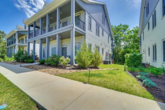 Walk to Historic Maryville: True Southern Getaway! Hotels in 