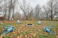 Vine Grove Home w/ Deck, 4 Mi to Saunders Springs!