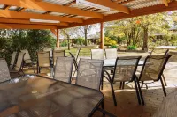 River Country Inn - parking