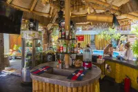 Banana's Adventure Hostel - Quầy bar