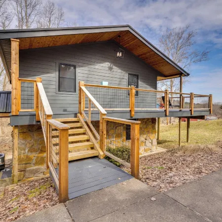 1 Mi to Marina: Cabin w/ Views Near Atwood Lake!