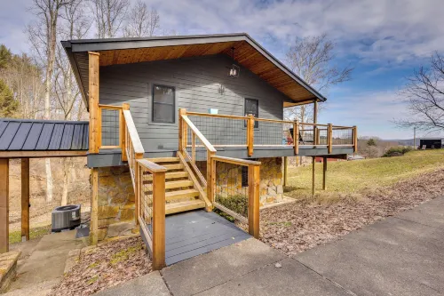 1 Mi to Marina: Cabin w/ Views Near Atwood Lake! - WiFi