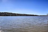 Pet-Friendly Lake Sinclair Home w/ Boat Dock! - 3 stjerner