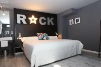 Hotel Apartamentos Rock Star Hotels in San Ciprian de Vinas