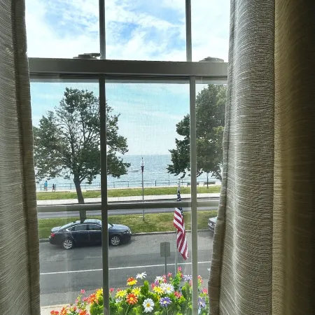 Harborview Inn