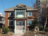 Downtown Bed and Breakfast Hotels near Lansdowne Park