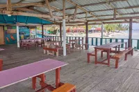 Private Ocean-Front Cabin with Private Bathroom on San Blas Island - petit déjeuner