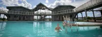 Power Park Accommodation - С бассейном