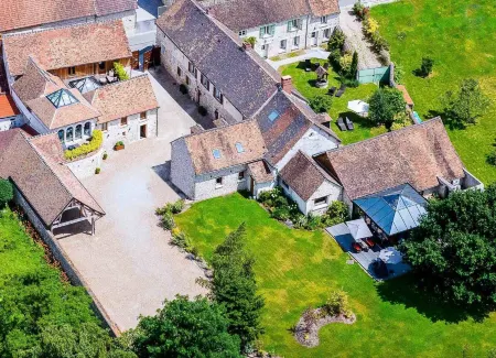 Le Clos des Vignes Отели в г. Жизор