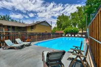 Rustic Inn - piscina