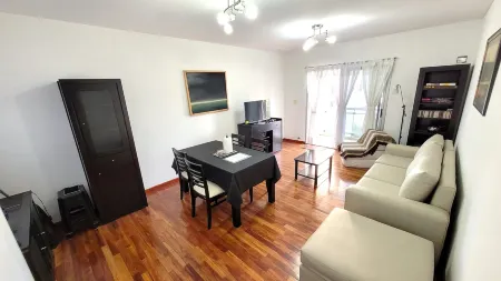 Centrico y muy completo departamento Отели в г. Ла-Плата