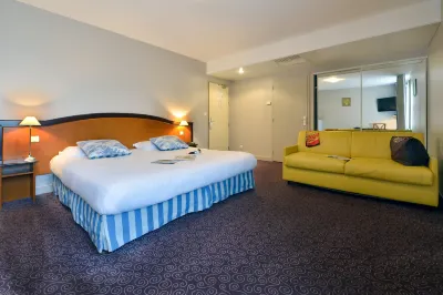 Soleil et Jardin Hotels in Chaponnay